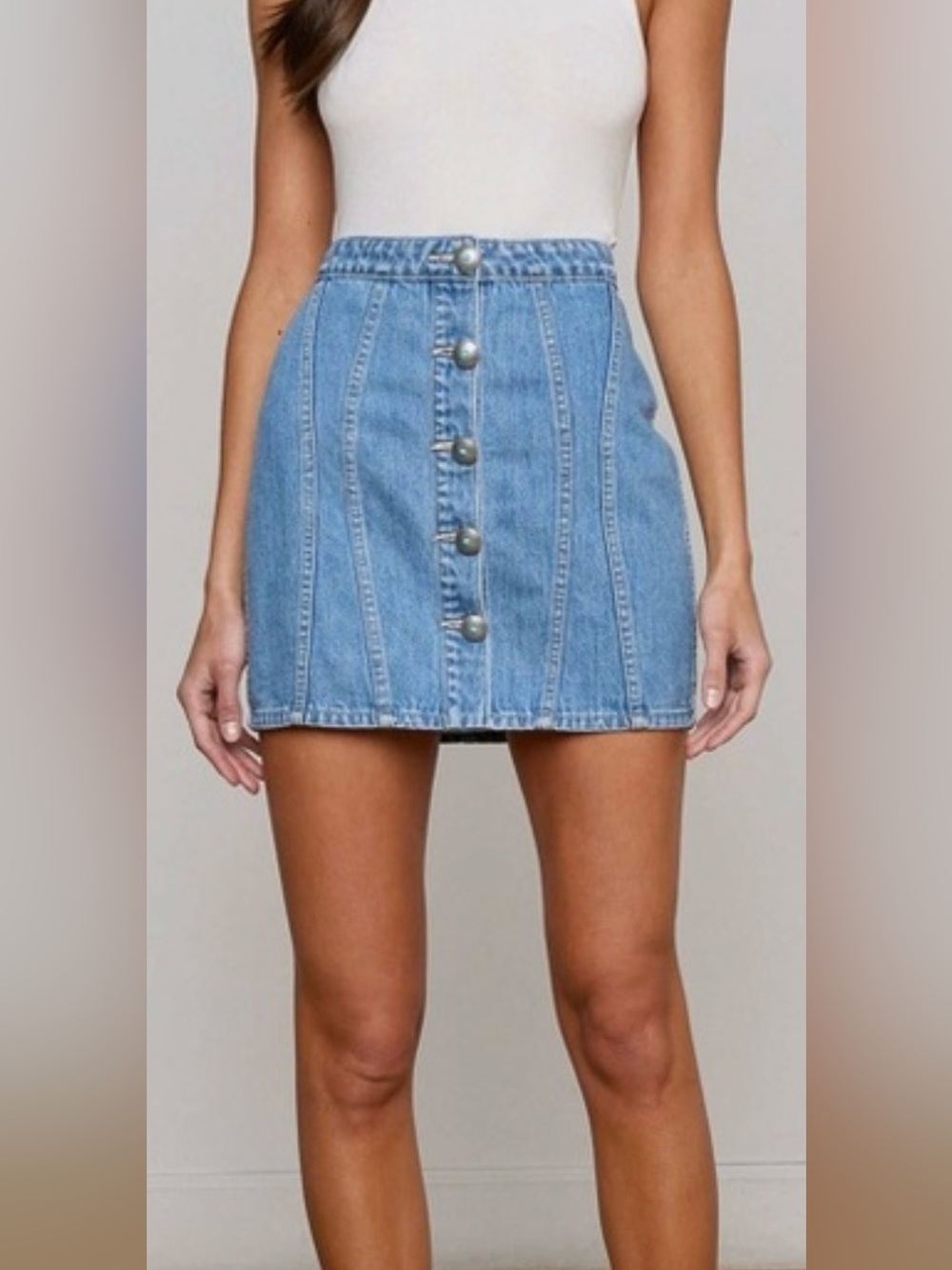 L’AGENCE Denim Mini Skirt Size 22 – Like New